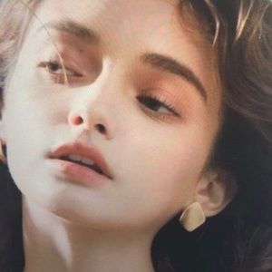 Meet your Posher, Pearl